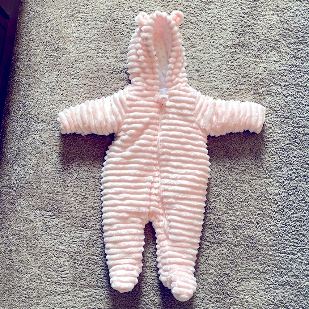 Wonder Nation Hooded foot in snow suit 6-9 month